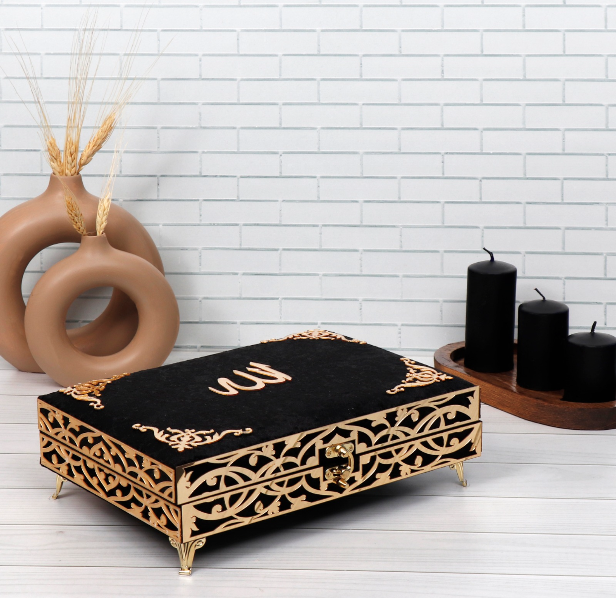 Elegante Geschenkbox mit Koran, Kopftuch & Tesbih