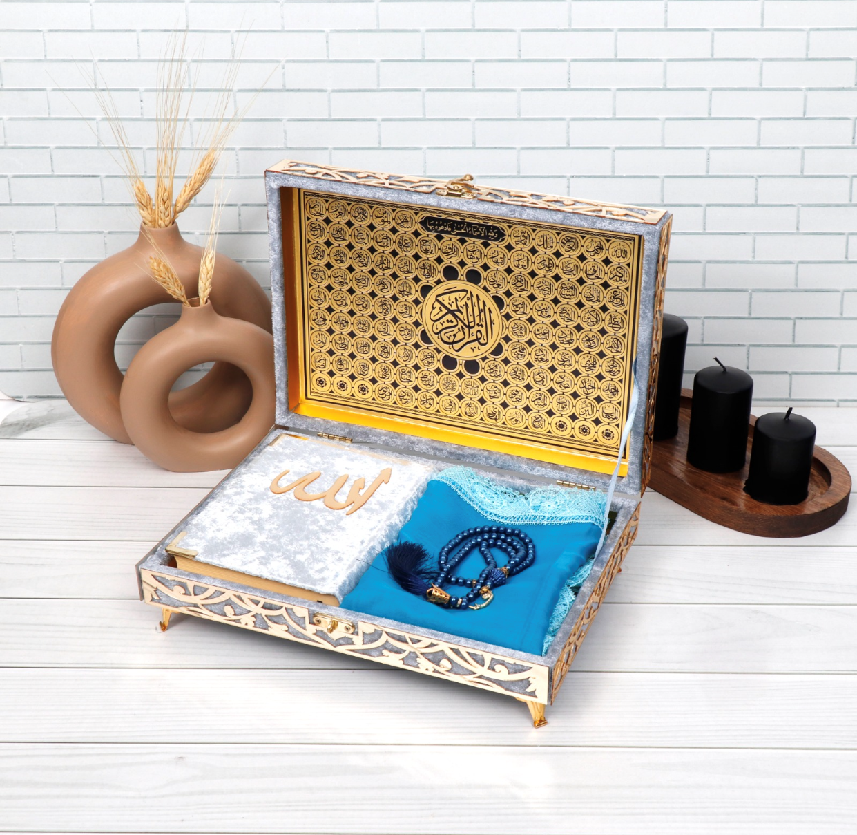 Elegante Geschenkbox mit Koran, Kopftuch & Tesbih