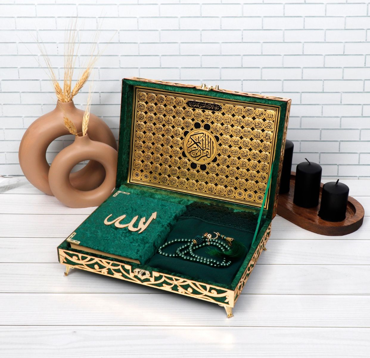 Elegante Geschenkbox mit Koran, Kopftuch & Tesbih